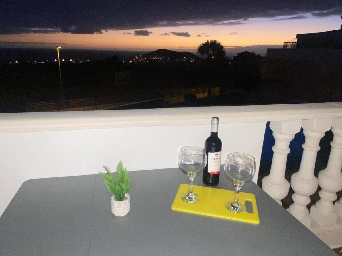 1 Bedroom Giuly Sea Views In Los Cristianos Los Cristianos  Eksteriør billede
