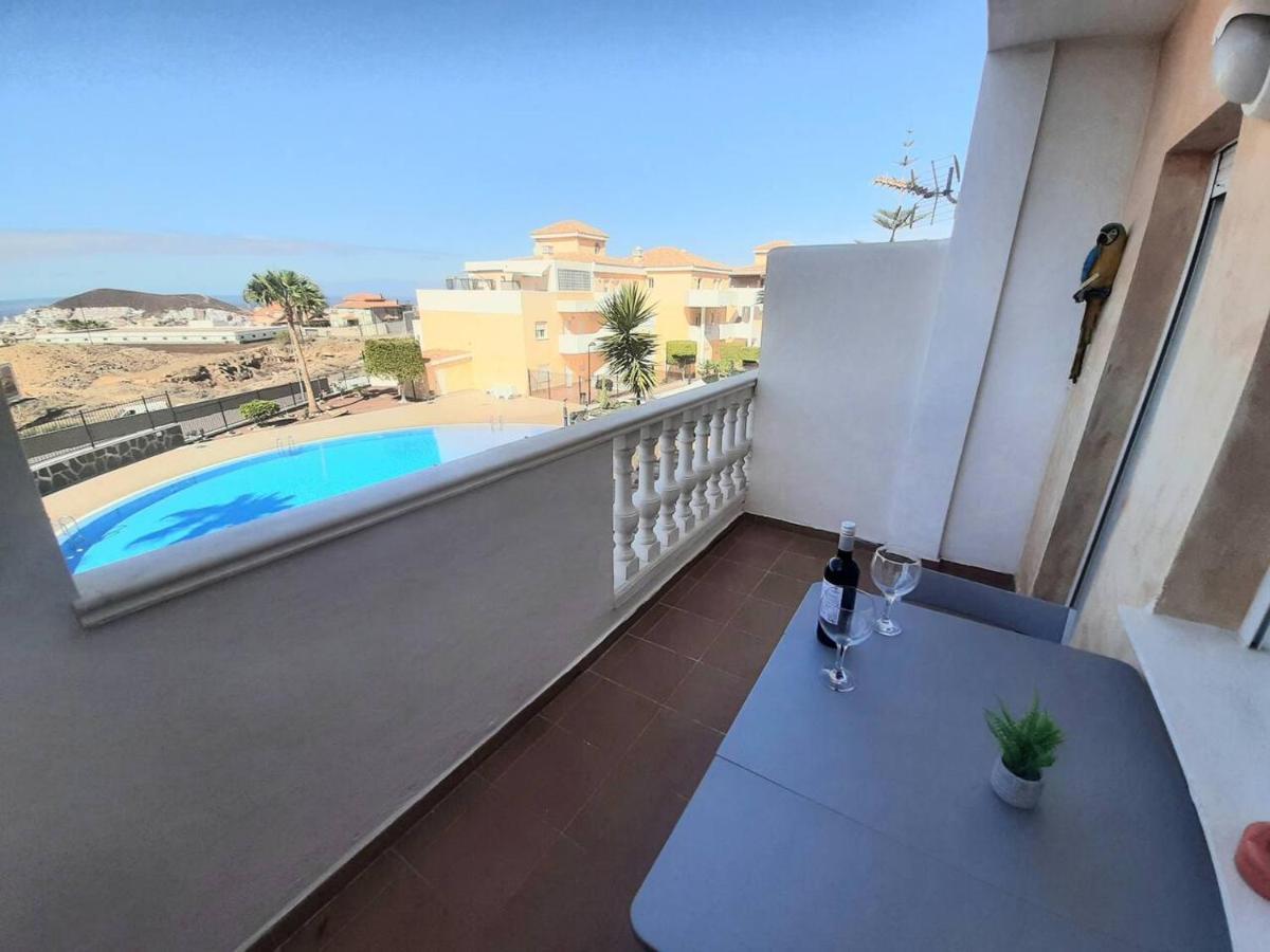1 Bedroom Giuly Sea Views In Los Cristianos Los Cristianos  Eksteriør billede