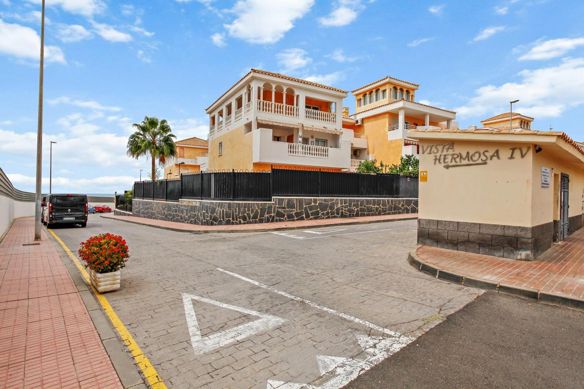 1 Bedroom Giuly Sea Views In Los Cristianos Los Cristianos  Eksteriør billede