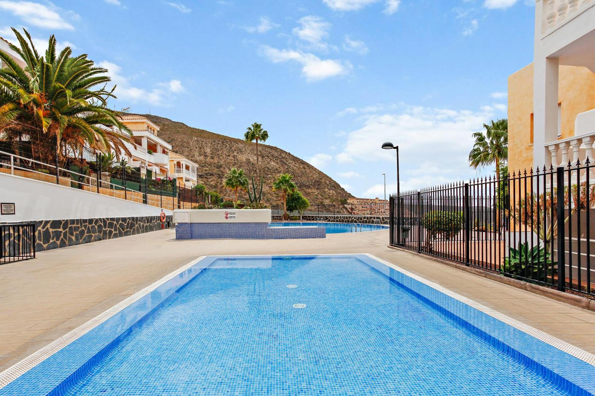 1 Bedroom Giuly Sea Views In Los Cristianos Los Cristianos  Eksteriør billede